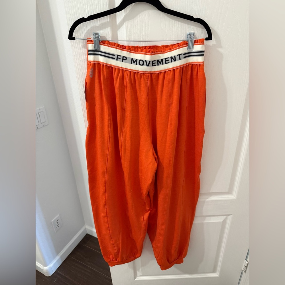 NWT FP Movement Jump Start Jogger, Scarlett, Sz Medium - Picture 9 of 10